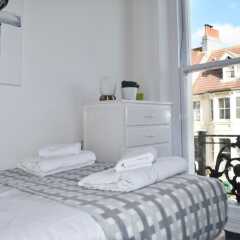 Апартаменты 2 Bedroom Apartment With Balcony in Brighton комната для гостей фото 3