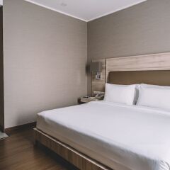 Отель Adelphi Suites Bangkok Таиланд, Бангкок - отзывы, цены и фото номеров - забронировать отель Adelphi Suites Bangkok онлайн комната для гостей фото 3