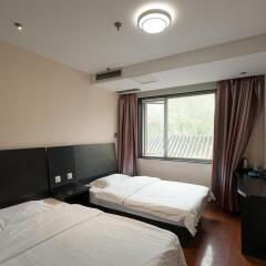Spring Time Hostel комната для гостей
