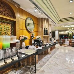 The Royal City Hotel интерьер отеля