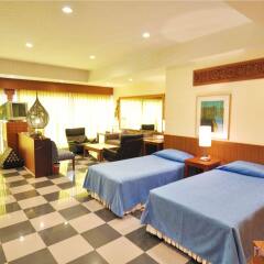 Отель Birds & Bees Resort спа