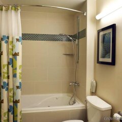 DoubleTree by Hilton Hotel Alana - Waikiki Beach ванная фото 2