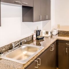 Отель Comfort Inn Downtown Charleston в номере фото 2