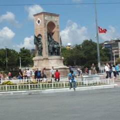 Отель Taksim 9 Suites с домашними животными