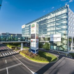 Отель Courtyard by Marriott Prague Airport Прага
