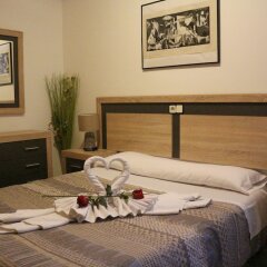 Отель Hostal San Isidro сейф в номере