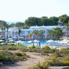Отель Destino Pacha Ibiza Resort фото 3