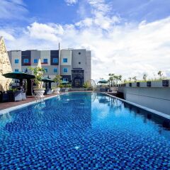 Отель Grand Mercure Yogyakarta Adi Sucipto Индонезия, Слеман - отзывы, цены и фото номеров - забронировать отель Grand Mercure Yogyakarta Adi Sucipto онлайн с домашними животными