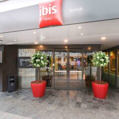 Отель Ibis Kortrijk Centrum Бельгия, Кортрейк - 1 отзыв об отеле, цены и фото номеров - забронировать отель Ibis Kortrijk Centrum онлайн банкомат