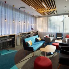 Гостиница Holiday Inn Express Moscow - Khovrino гостиничный бар фото 5