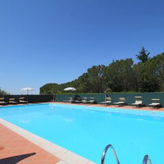 Отель Farmhouse With Pool and Large Garden, 50 Acres of Vineyards, Wine Tasting Ареццо фото 2