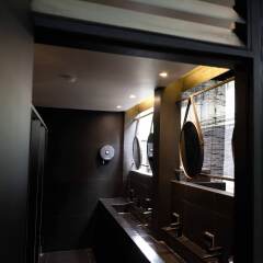 Kloem Hostel - Adults Only Бангкок сейф в номере