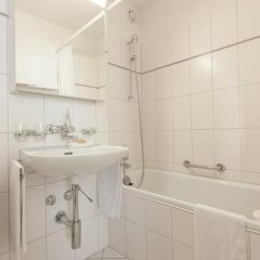 Апартаменты EMA house Serviced Apartments, Aussersihl Цюрих ванная