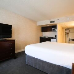 Отель Atrium Inn Vancouver Канада, Ванкувер - отзывы, цены и фото номеров - забронировать отель Atrium Inn Vancouver онлайн удобства в номере фото 2