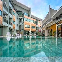 Отель Phuket Airport Place бассейн