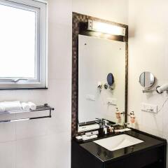 Mantra Amaltas Hotel ванная