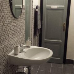 Отель La Cornice Guest House ванная