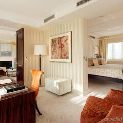 Отель The Dorchester Dorchester Collection Лондон комната для гостей фото 5