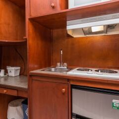 Отель Canadas Best Value Inn Calgary Chinook Station Канада, Калгари - отзывы, цены и фото номеров - забронировать отель Canadas Best Value Inn Calgary Chinook Station онлайн удобства в номере фото 2