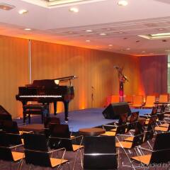 Отель Holiday Inn Express Paris Canal De La Villette Париж развлечения