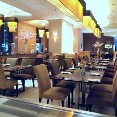 Отель Novotel Kuala Lumpur City Centre Малайзия, Куала-Лумпур - отзывы, цены и фото номеров - забронировать отель Novotel Kuala Lumpur City Centre онлайн питание