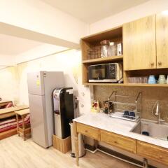 Mariya Lady Hostel At Suvarnabhumi Airport Female Only Бангкок в номере