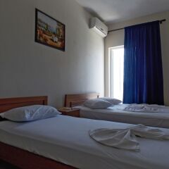 Hotel Rixhi комната для гостей