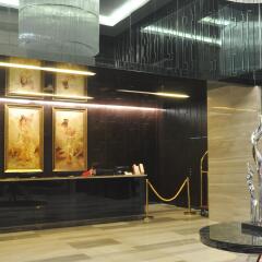 Q - City Hotel бассейн