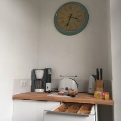 Апартаменты Apartment in heart of historic Saumur Сомюр удобства в номере