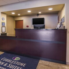 Отель Cobblestone Inn & Suites - Altamont интерьер отеля