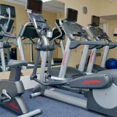Holiday Inn Express Hotel & Suites Hinton фитнесс-зал фото 2
