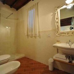Отель Agriturismo Podere Bucine Basso Италия, Лари - отзывы, цены и фото номеров - забронировать отель Agriturismo Podere Bucine Basso онлайн ванная фото 2