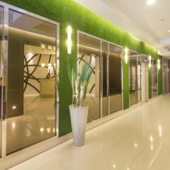 Отель Legacy Express Sukhumvit by Compass Hospitality интерьер отеля
