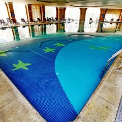 Отель Crowne Plaza Qingdao Ocean Spring Resort с домашними животными