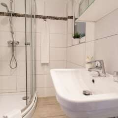 Апартаменты CheckVienna – Apartment Kroellgasse ванная фото 3