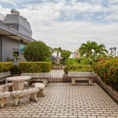Bangkok Inter Place Hotel спортивное сооружение