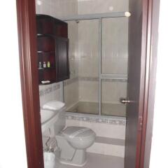 Отель Suites House Casa Flora Колумбия, Кали - отзывы, цены и фото номеров - забронировать отель Suites House Casa Flora онлайн ванная