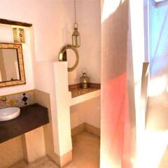 Отель Riad Dar Eliane Марокко, Марракеш - отзывы, цены и фото номеров - забронировать отель Riad Dar Eliane онлайн ванная фото 2