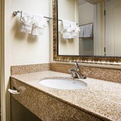 Отель Best Western Royal Host Inn ванная