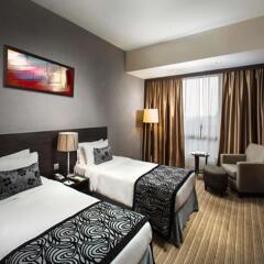 Peninsula Excelsior Hotel 4* Стандартный номер с различными типами кроватей фото 13