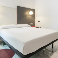 Отель Petit Palace Puerta de Triana сейф в номере