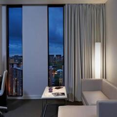 Отель INNSIDE By Meliá Manchester комната для гостей фото 6