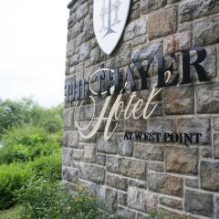 Thayer Hotel спортивное сооружение