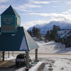 Отель Alpine Inn городской автобус