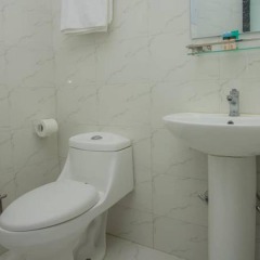 Отель OYO 136 Hotel Om Plaza Непал, Катманду - отзывы, цены и фото номеров - забронировать отель OYO 136 Hotel Om Plaza онлайн ванная фото 2