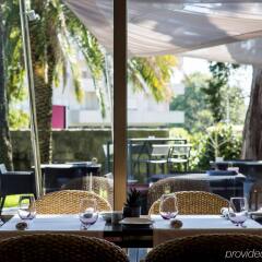 Отель Crowne Plaza Porto бассейн