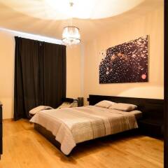 Отель FM Luxury 2-BDR Apartment - Rise and Shine Болгария, София - отзывы, цены и фото номеров - забронировать отель FM Luxury 2-BDR Apartment - Rise and Shine онлайн комната для гостей фото 2