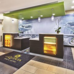 Отель Rodeway Inn & Suites Niagara Falls США, Ниагара-Фолс - отзывы, цены и фото номеров - забронировать отель Rodeway Inn & Suites Niagara Falls онлайн питание фото 2