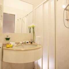 Hotel Levante Римини ванная