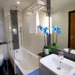 Отель Wellington Hotel by Blue Orchid Великобритания, Лондон - 1 отзыв об отеле, цены и фото номеров - забронировать отель Wellington Hotel by Blue Orchid онлайн ванная фото 2
